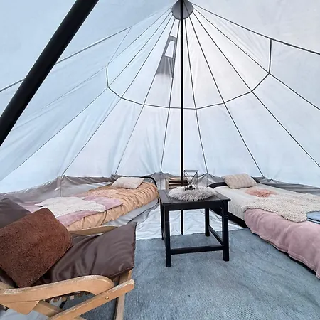 אוהל מפואר Glamping Yurtas, Camp, Roseart Resort