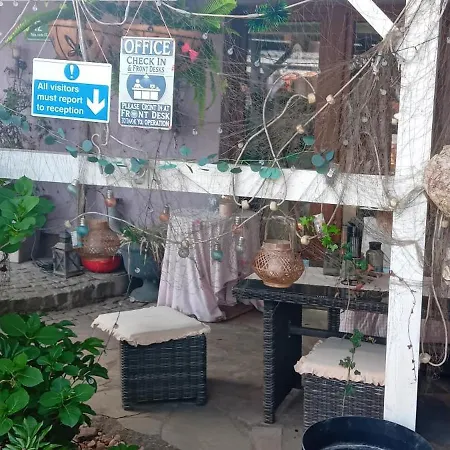 Glamping Yurtas, Camp, Roseart Resort אוהל מפואר Mrse