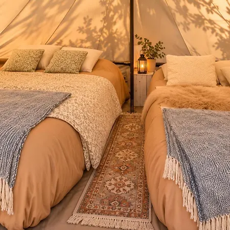 Garden Camp, 4 Youtas, Roseart Resort *