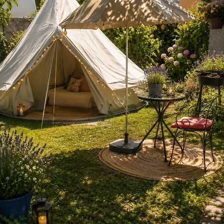 Garden Camp, 4 Youtas, Roseart Resort *